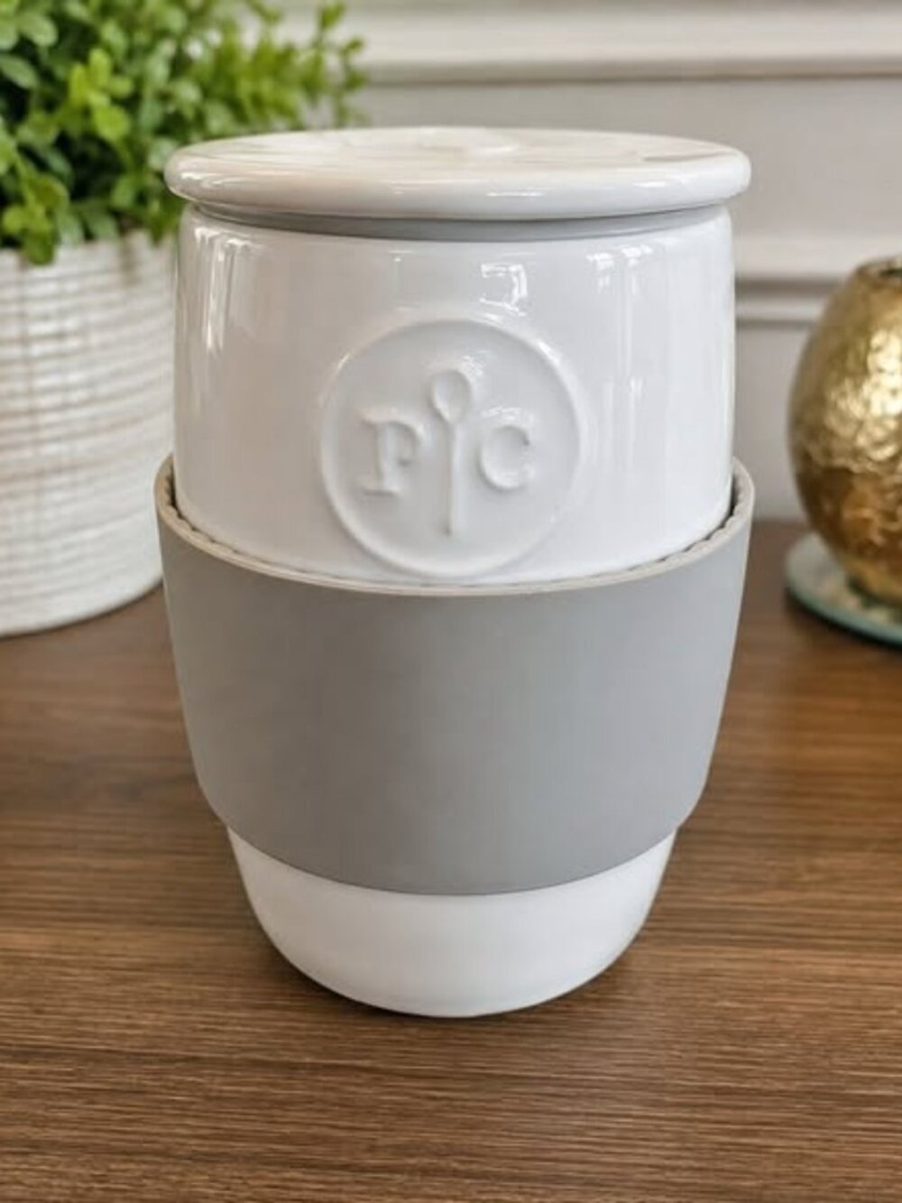 Pampered Chef Ceramic Egg Cooker White & Gray With Lid